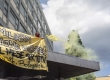 06-06-2020. bologna, sede inps. azione delle brigate corticella bolognina, nate durante il lockdown per fare azioni di solidarietÃ , di fronte allâinps, per richiedere un reddito universale e misure di sostegno al reddito per tutte e tutti. Rimosse le bandiere dellâItalia e dellâUnione Europea.  Foto Michele Lapini/eikon